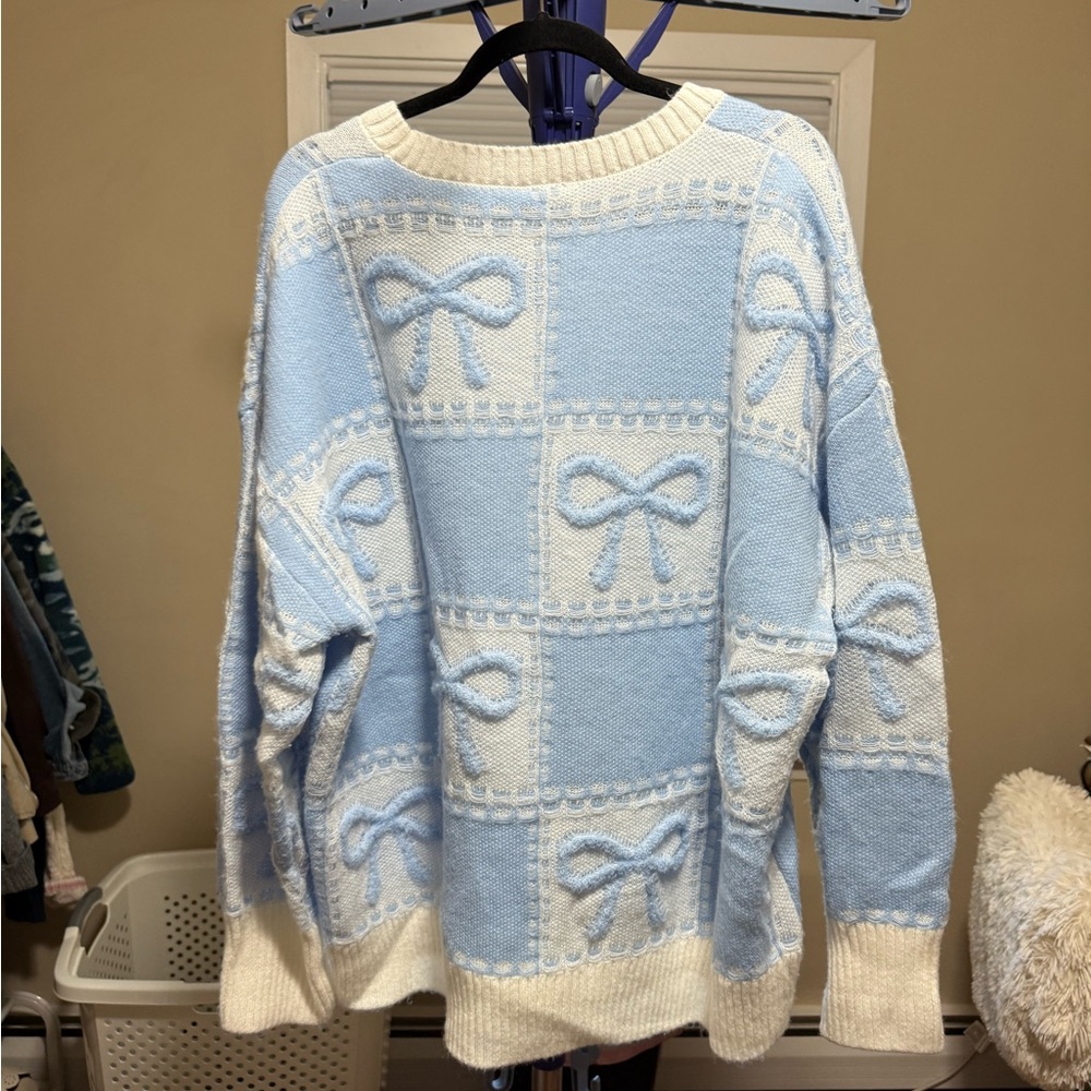 ARULA Light Blue and Cream Bow Knit Crewneck Sweater - Picture 6 of 6